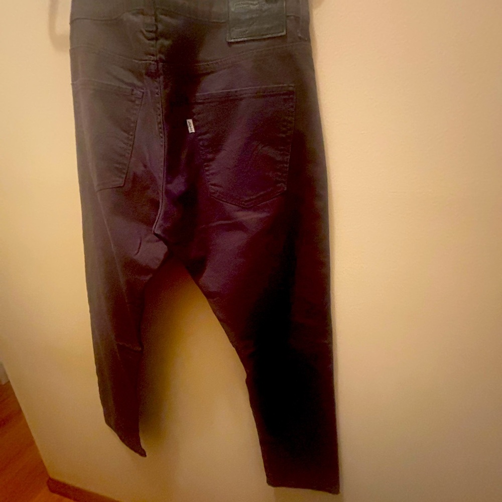 Levi’s - Picture 5 of 8